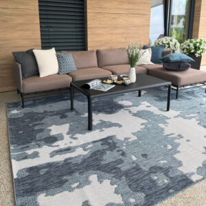 Jaki dywan na taras wybrać? Postaw na wygodę, łatwość czyszczenia i trwałość!